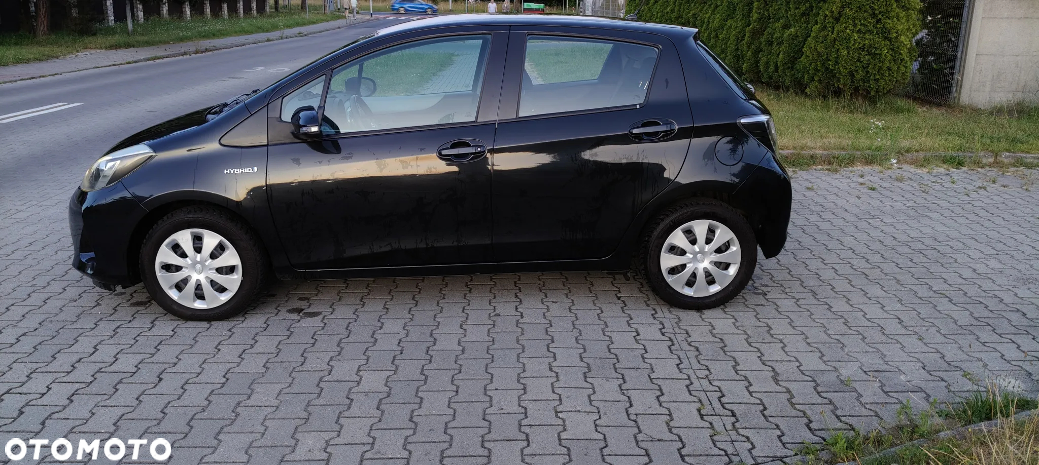 Toyota Yaris Hybrid 100 Dynamic - 8