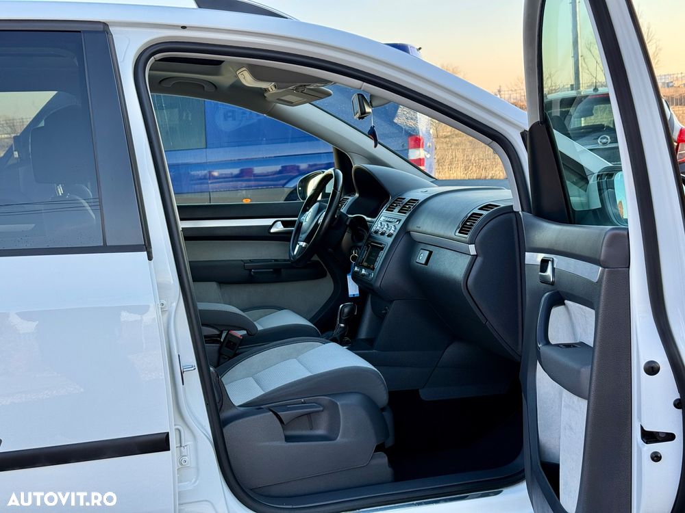 Volkswagen Touran 2.0 TDI DPF DSG Cross - 8