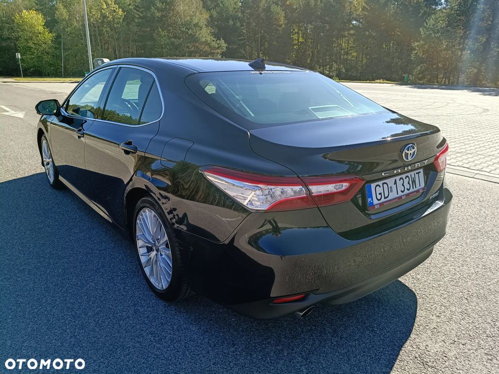 Toyota Camry 2.5 Hybrid Executive CVT - 2