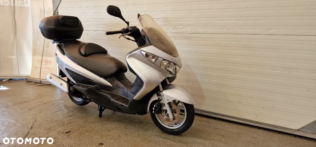 Suzuki Burgman - 9