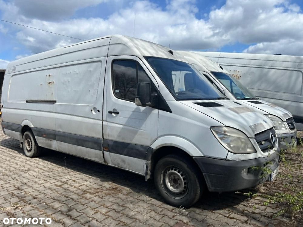 Mercedes-Benz Sprinter - 2