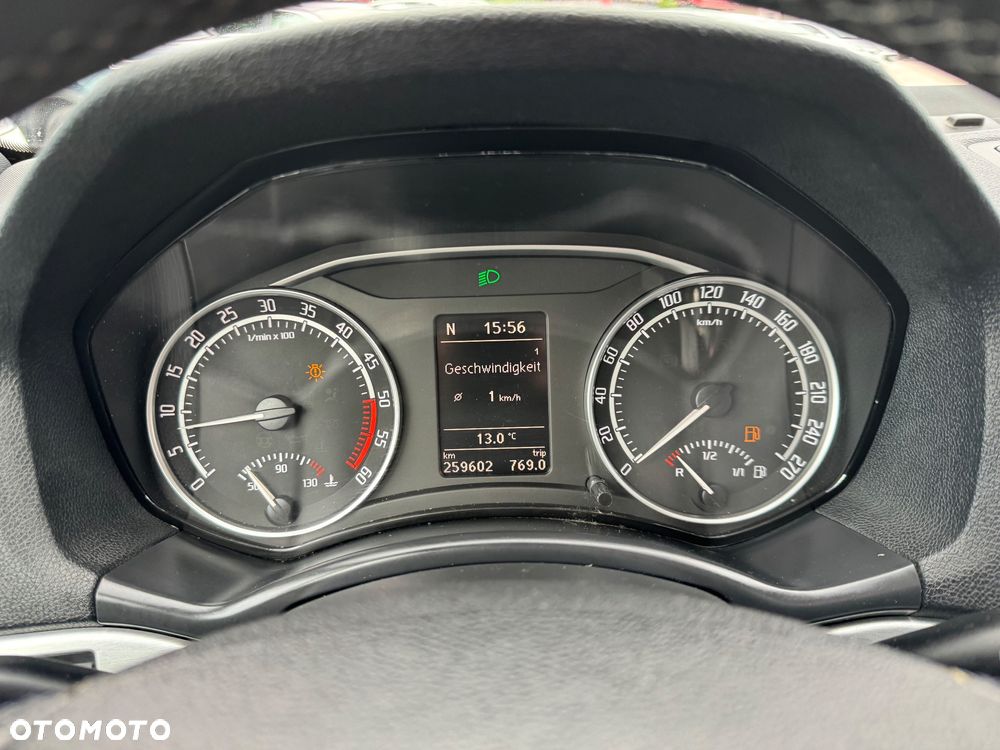 Skoda Octavia 2.0 TDI CR DPF RS - 32