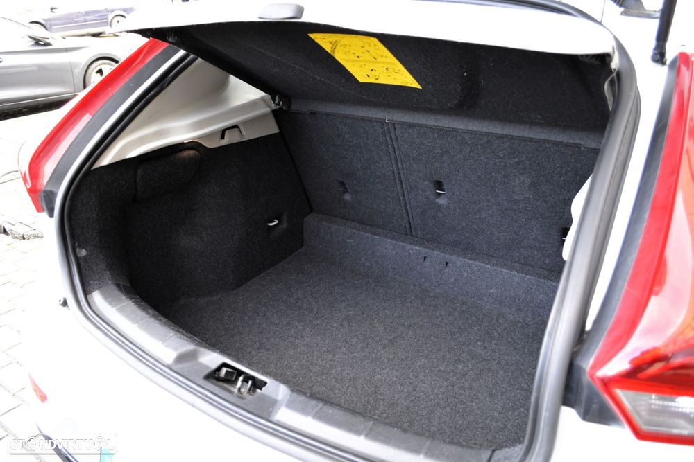 Volvo V40 1.6 D2 Momentum Eco - 48