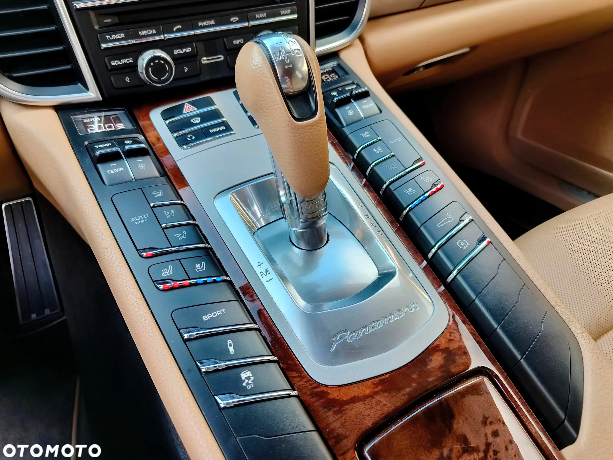 Porsche Panamera 4 PDK Platinum Edition - 22