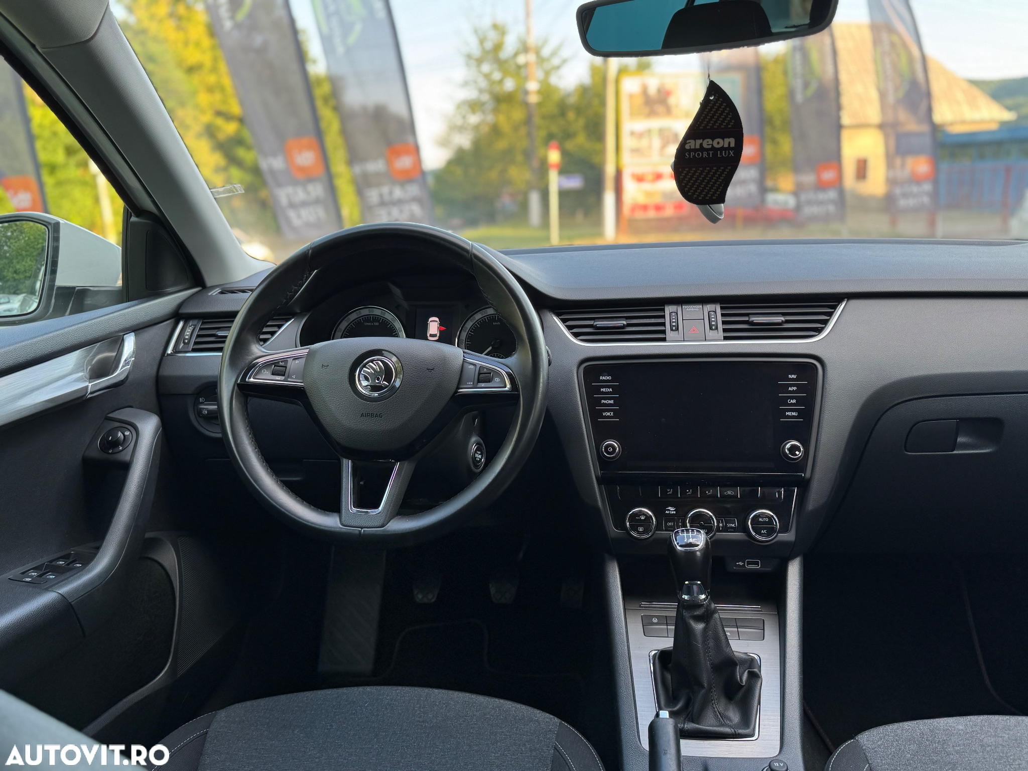 Skoda Octavia Combi Diesel 1.6 TDI DSG Ambition - 7