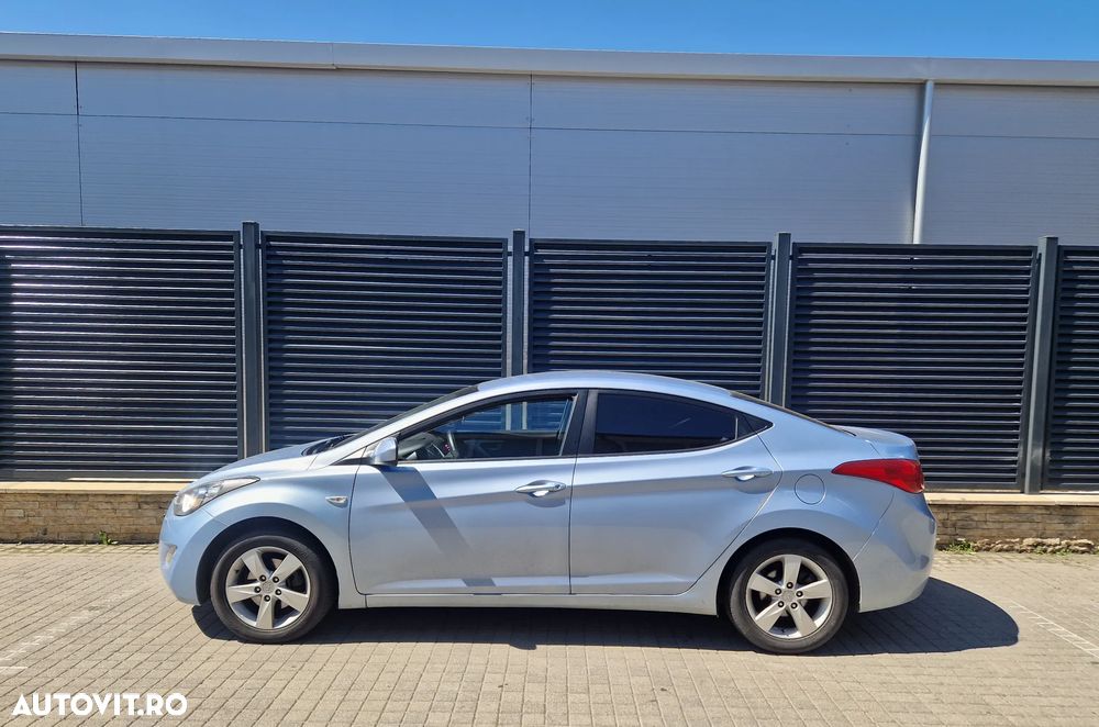 Hyundai Elantra 1.6 MPi - 9
