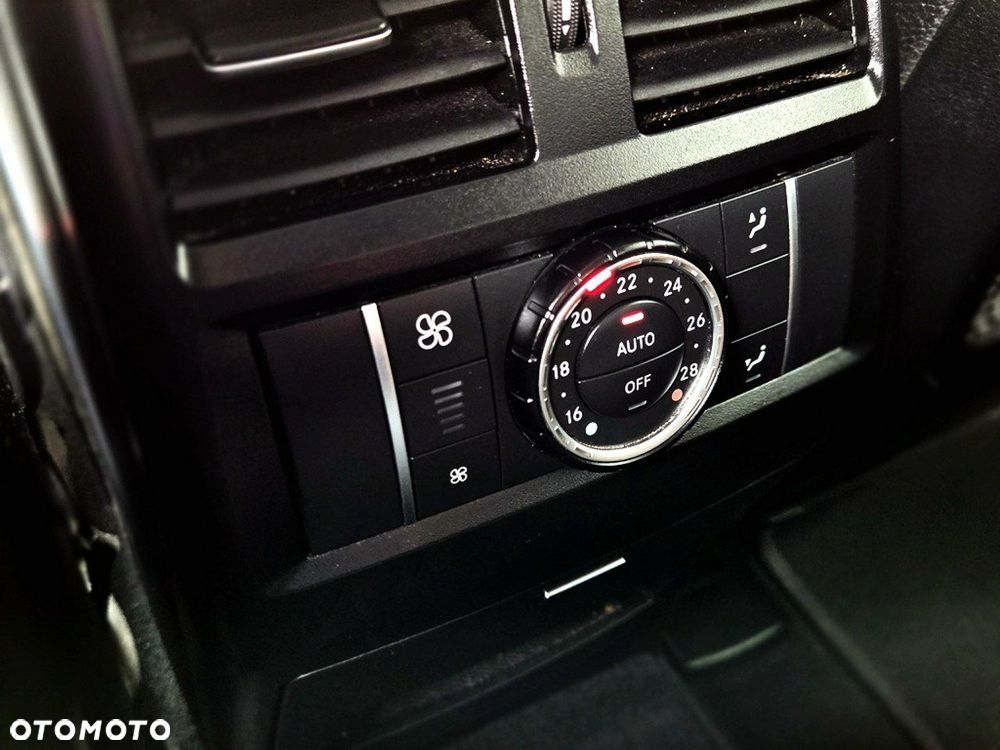 Mercedes-Benz ML 350 BlueTec 4-Matic - 20