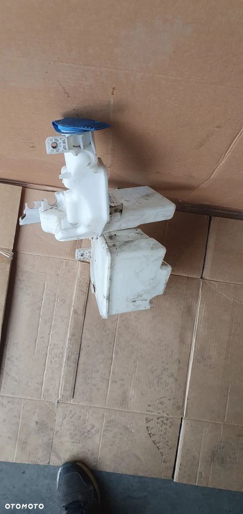 Zbiorniczek płynu spryskiwaczy pompki XENON VW Passat B6 3C0955453N - 2
