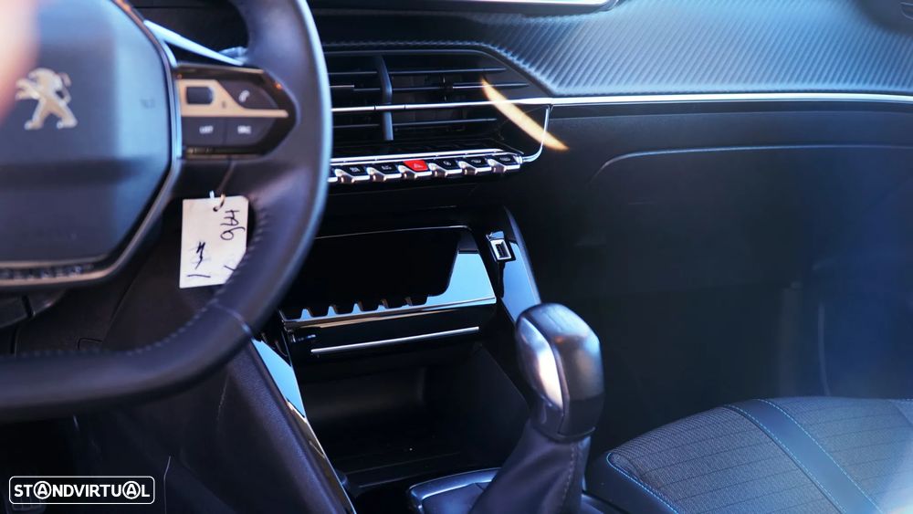 Peugeot 208 PureTech 75 Allure - 10