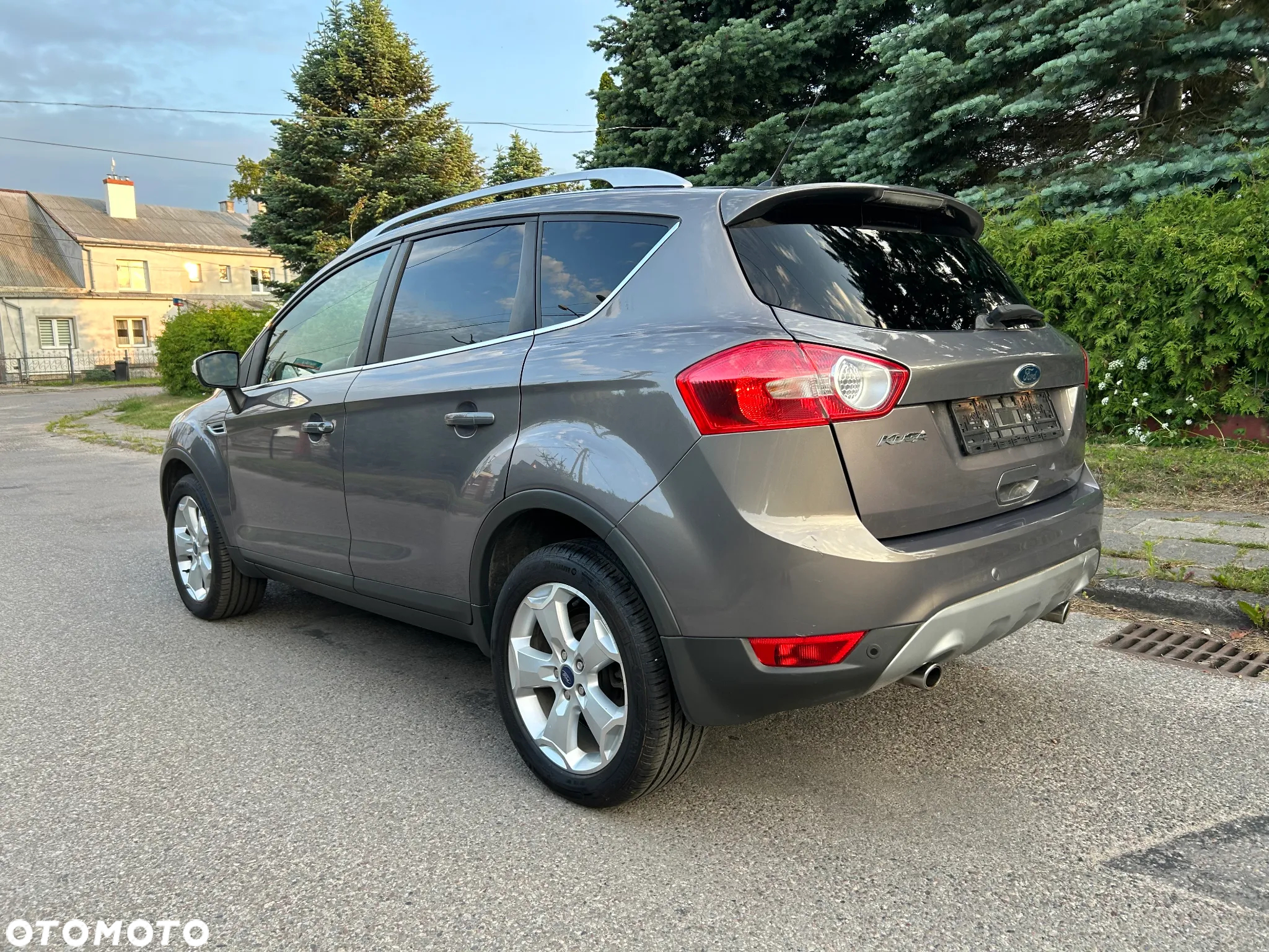 Ford Kuga 2.0 TDCi 2x4 Titanium - 3