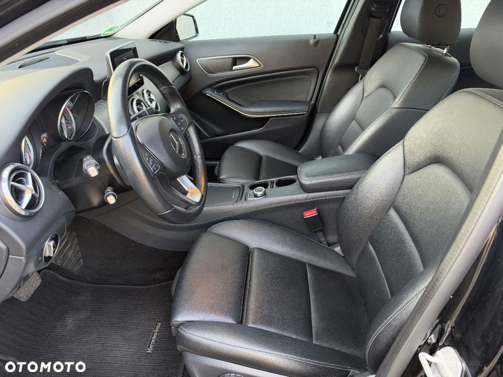 Mercedes-Benz GLA 180 7G-DCT Style - 21