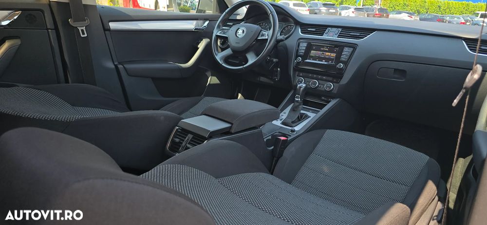 Skoda Octavia 1.6 TDI Ambiente DSG - 12