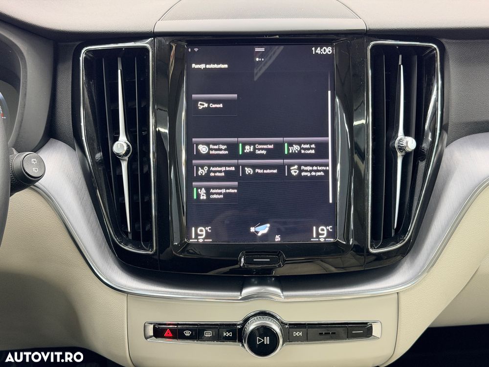 Volvo XC 60 B4 D AWD Geartronic Momentum Pro - 38