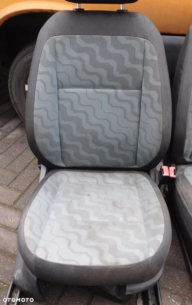 fotele przód kierowcy pasażera SKODA FABIA II ROOMSTER PRAKTIK - 8