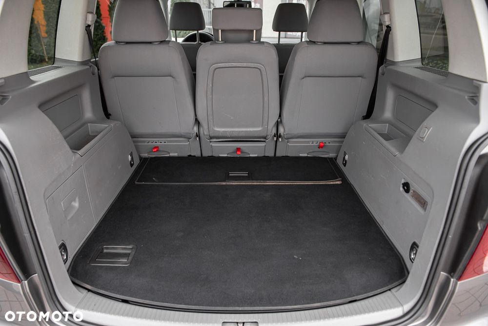 Volkswagen Touran - 25