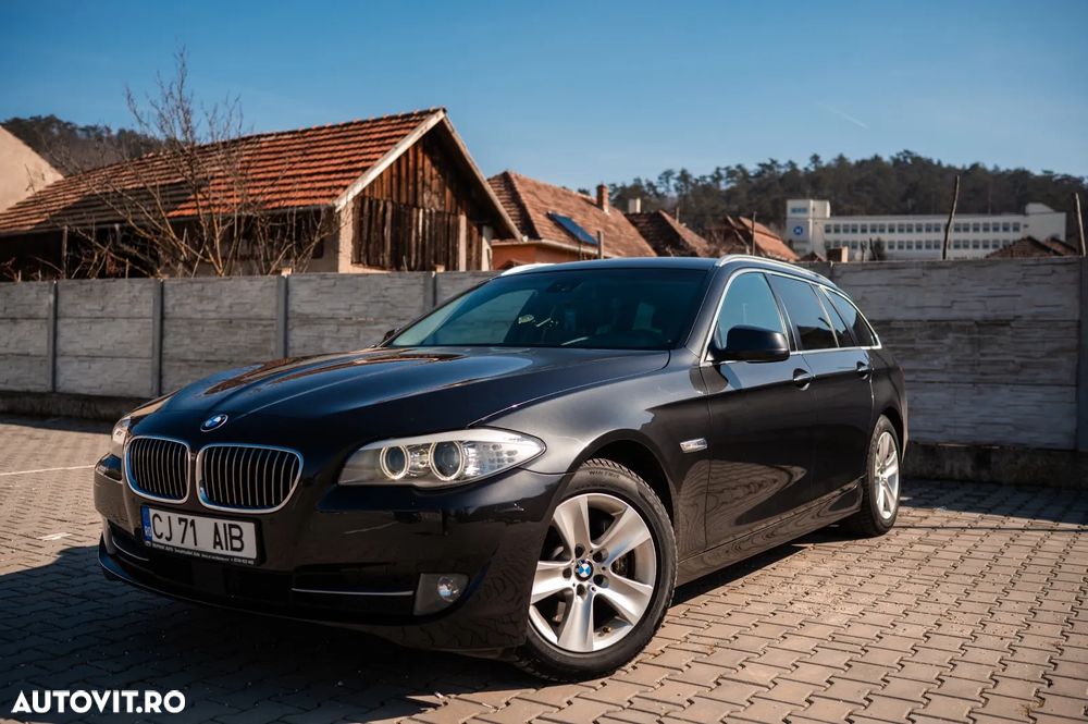 BMW Seria 5 525d xDrive - 4