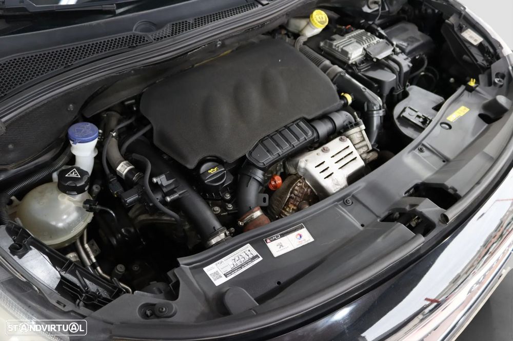 Peugeot 2008 1.2 PureTech Allure - 12