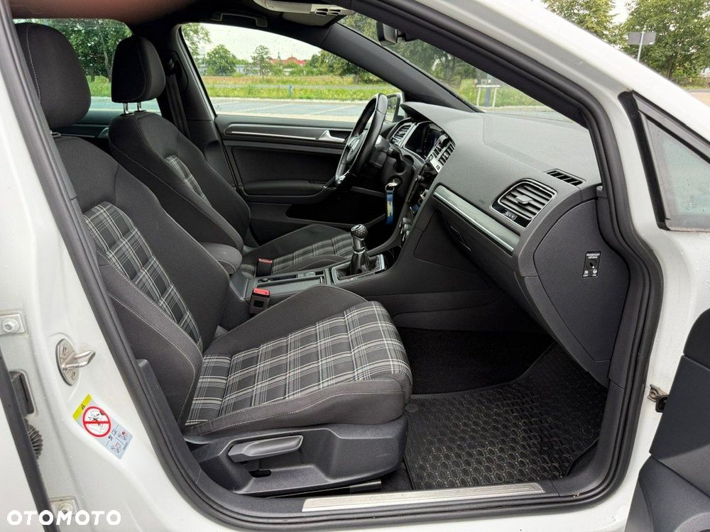 Volkswagen Golf VII 2.0 TDI BMT GTD - 29