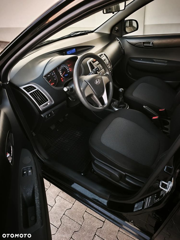 Hyundai i20 1.25 Wersja Jubileuszowa - 13