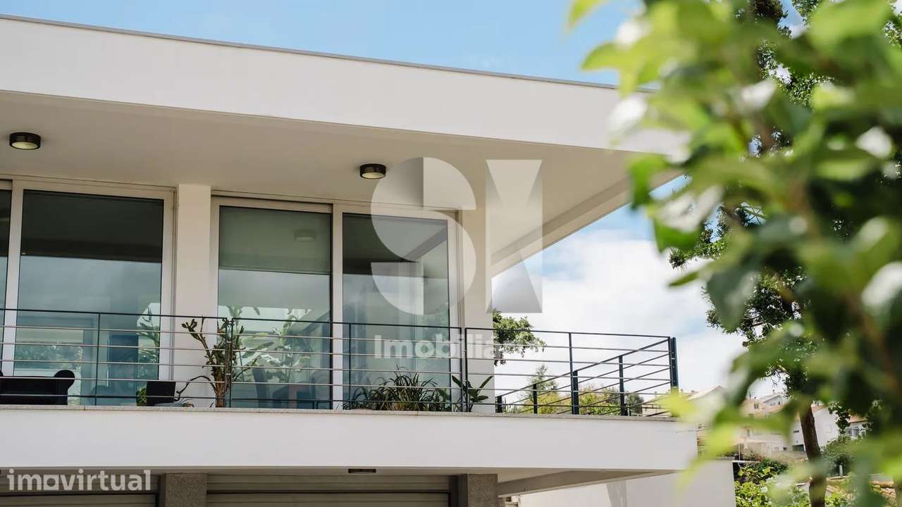 Moradia T4 com Piscina Coberta, Jardim e Terreno em Coimbra Moradia - Grande imagem: 2/31