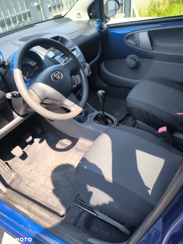 Toyota Aygo Blue - 13