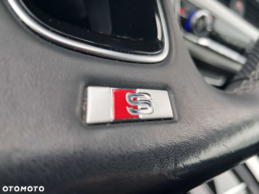 Audi A4 Limousine - 13