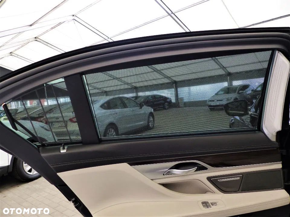 BMW Seria 7 750Li xDrive - 7