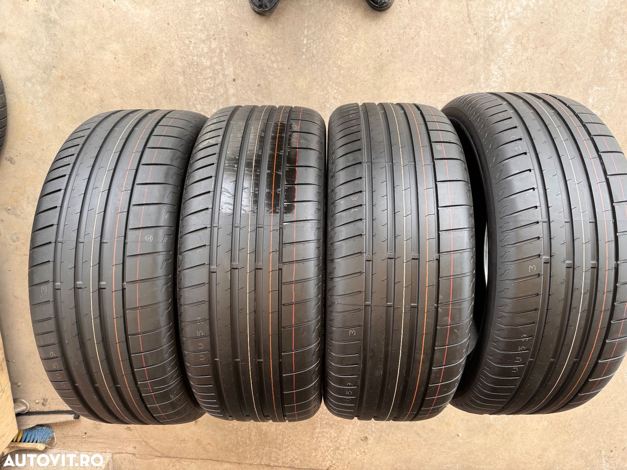 Vând 4 anvelope 255/50/20 bridgestone de vară noi - 1