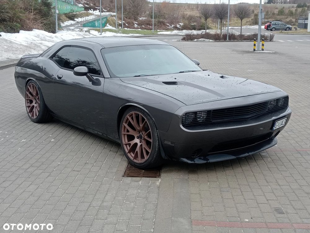 Dodge Challenger - 2