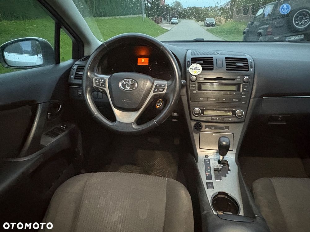 Toyota Avensis - 16
