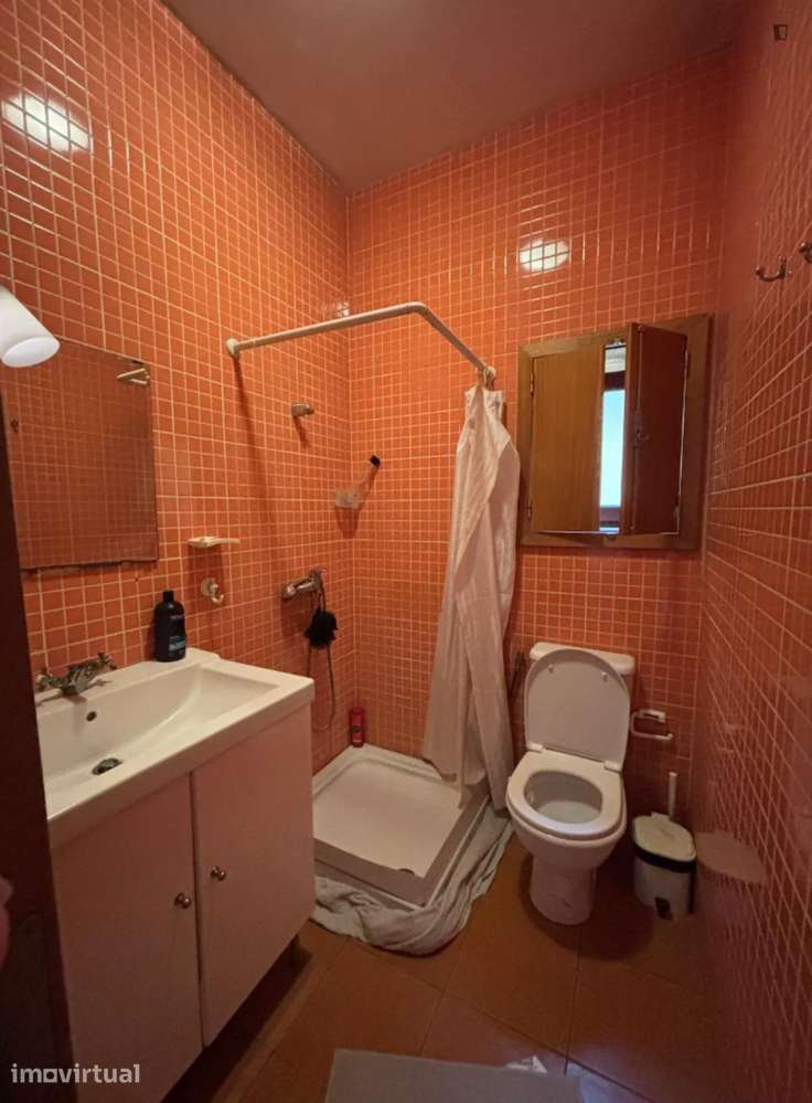 Quarto - localizado em Paranhos Porto - Grande imagem: 3/32