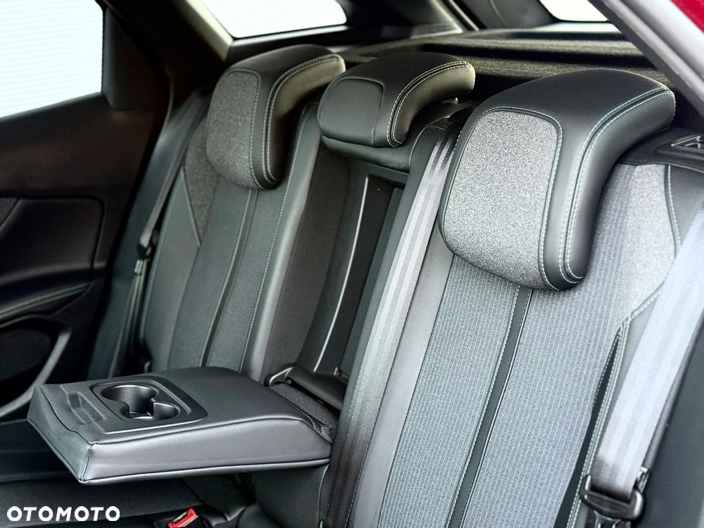 Peugeot 3008 BlueHDi 130 Stop & Start EAT8 Allure Pack - 28