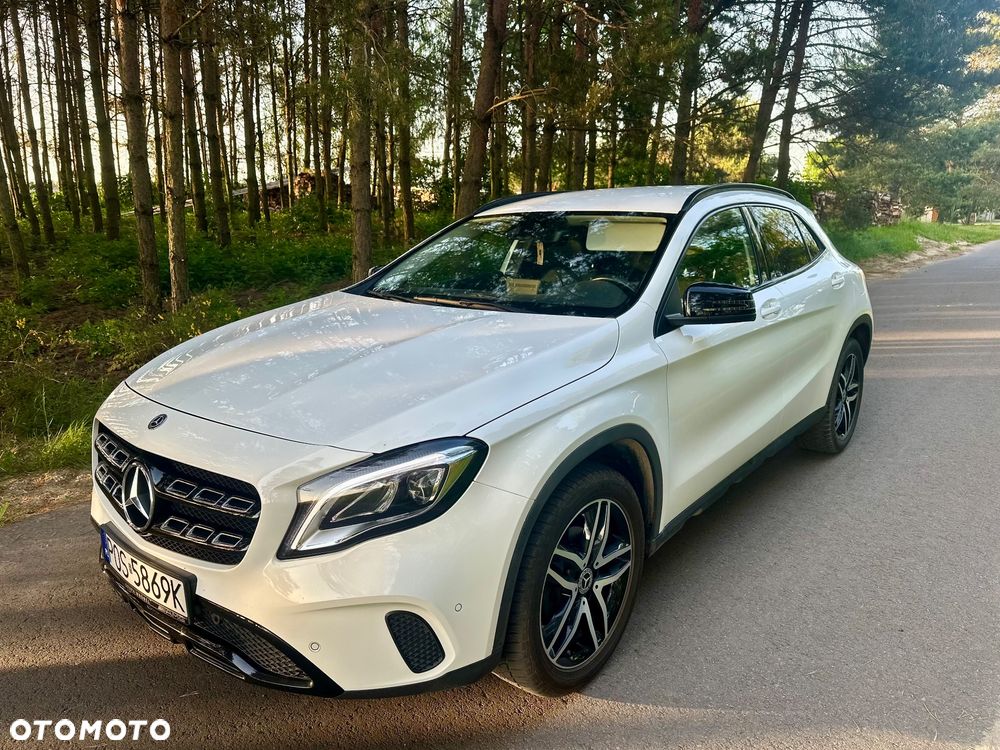 Mercedes-Benz GLA 180 7G-DCT Urban - 1