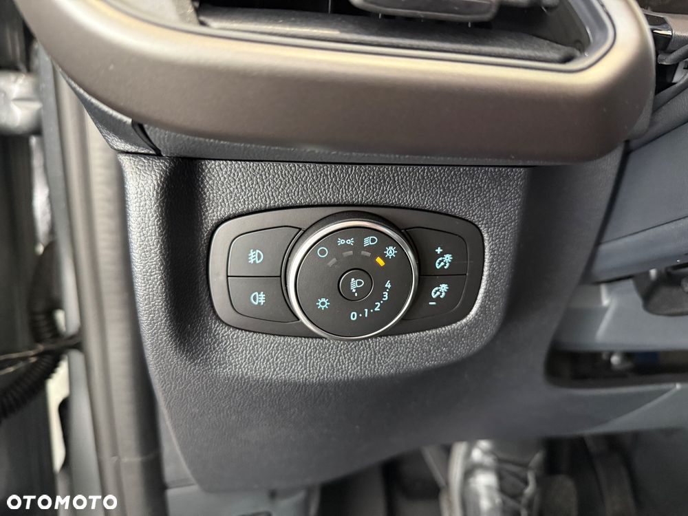Ford Transit Courier - 21