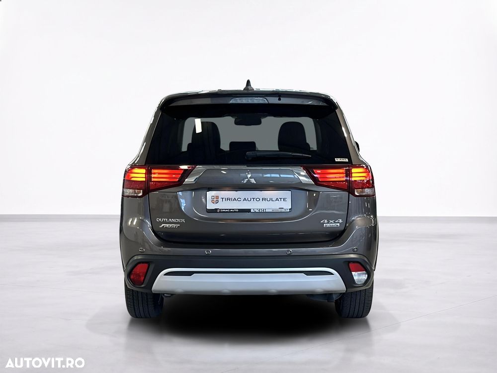 Mitsubishi Outlander - 5