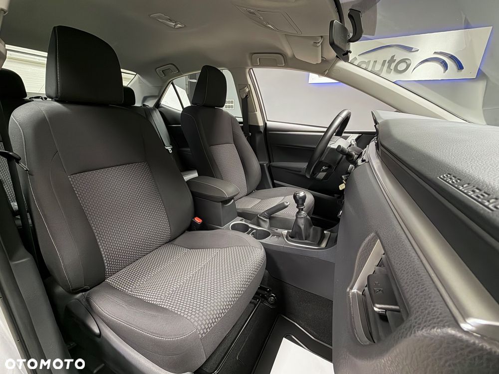 Toyota Corolla 1.6 Premium EU6 - 23