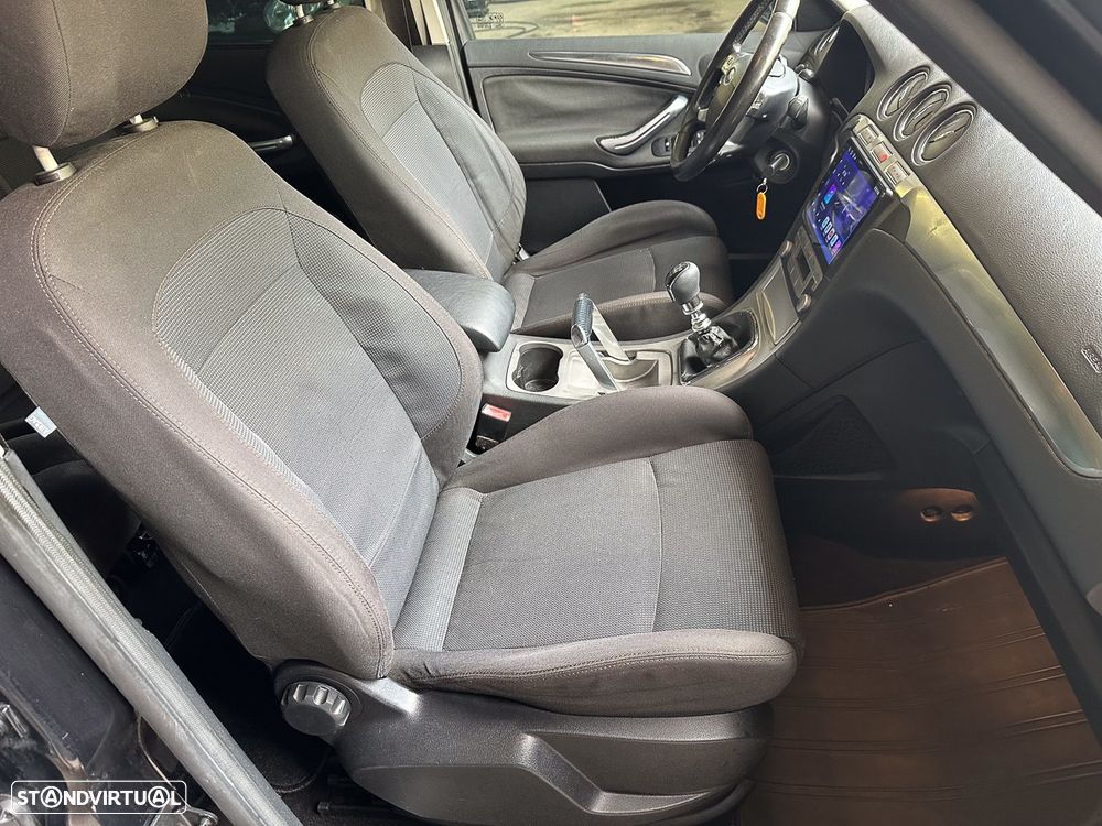 Ford S-Max 2.0 TDCi Titanium 7L - 13