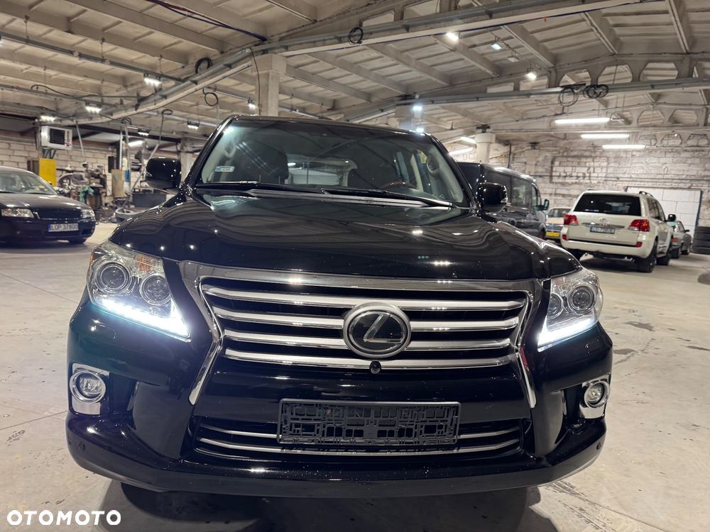 Lexus LX 570 - 9