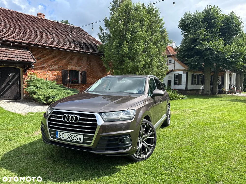 Audi Q7 - 1