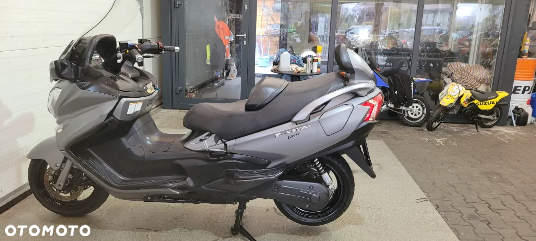 Suzuki Burgman - 26