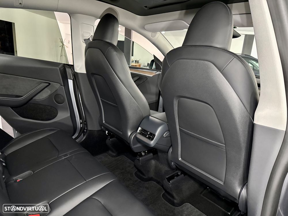 Tesla Model Y RWD - 8