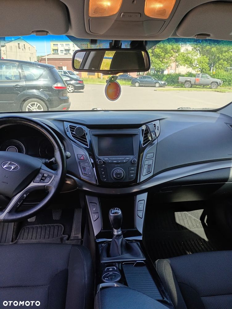 Hyundai i40 Kombi blue 1.6 Family - 8