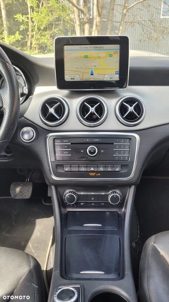 Mercedes-Benz CLA 200 7G-DCT UrbanStyle Edition - 17