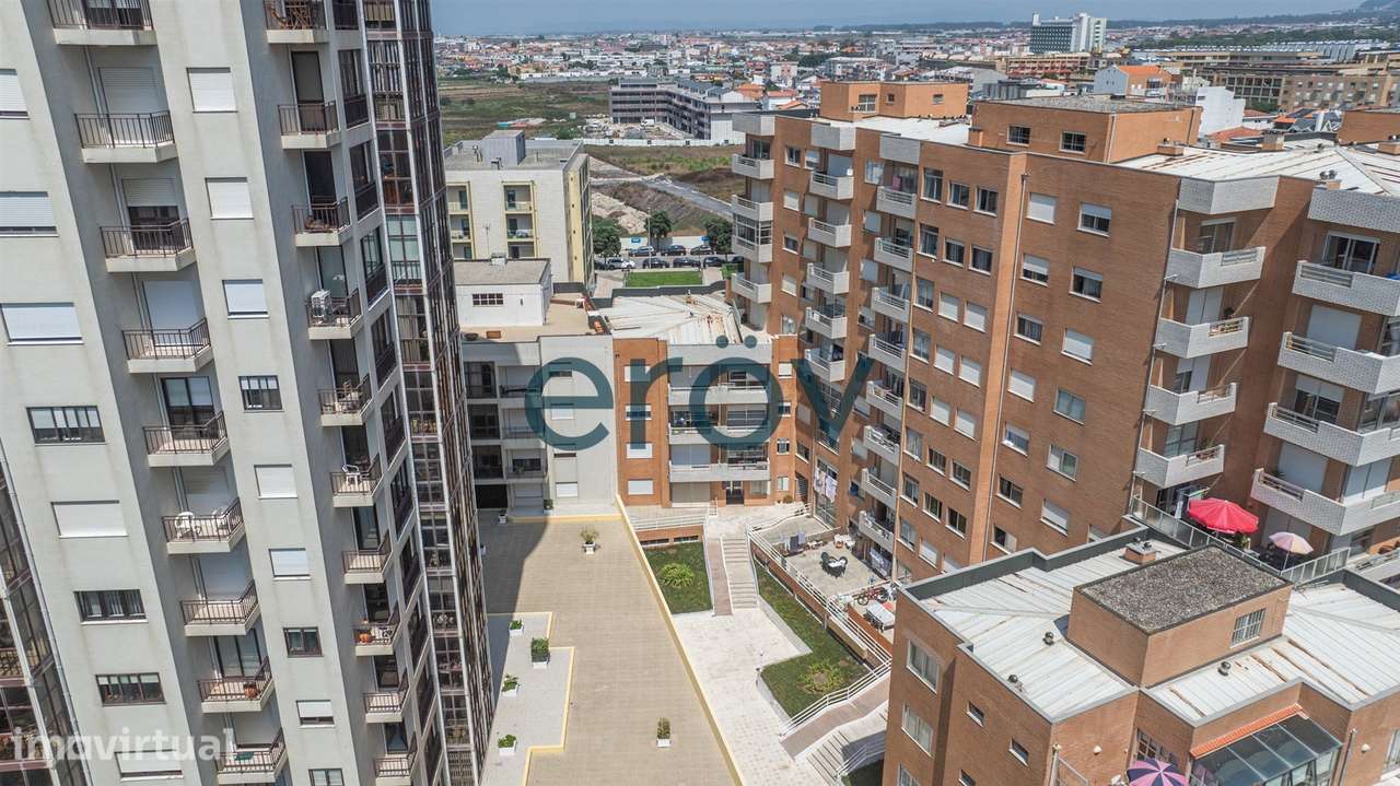 Apartamento T1 com Lugar de Garagem a 500 Metros da Praia – Póvoa de V - Grande imagem: 2/23