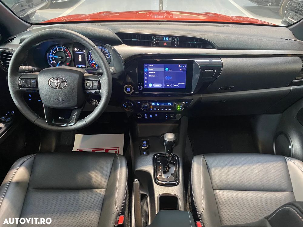 Toyota Hilux 2.8D 204CP 4x4 Double Cab AT MHEV Invincible - 13