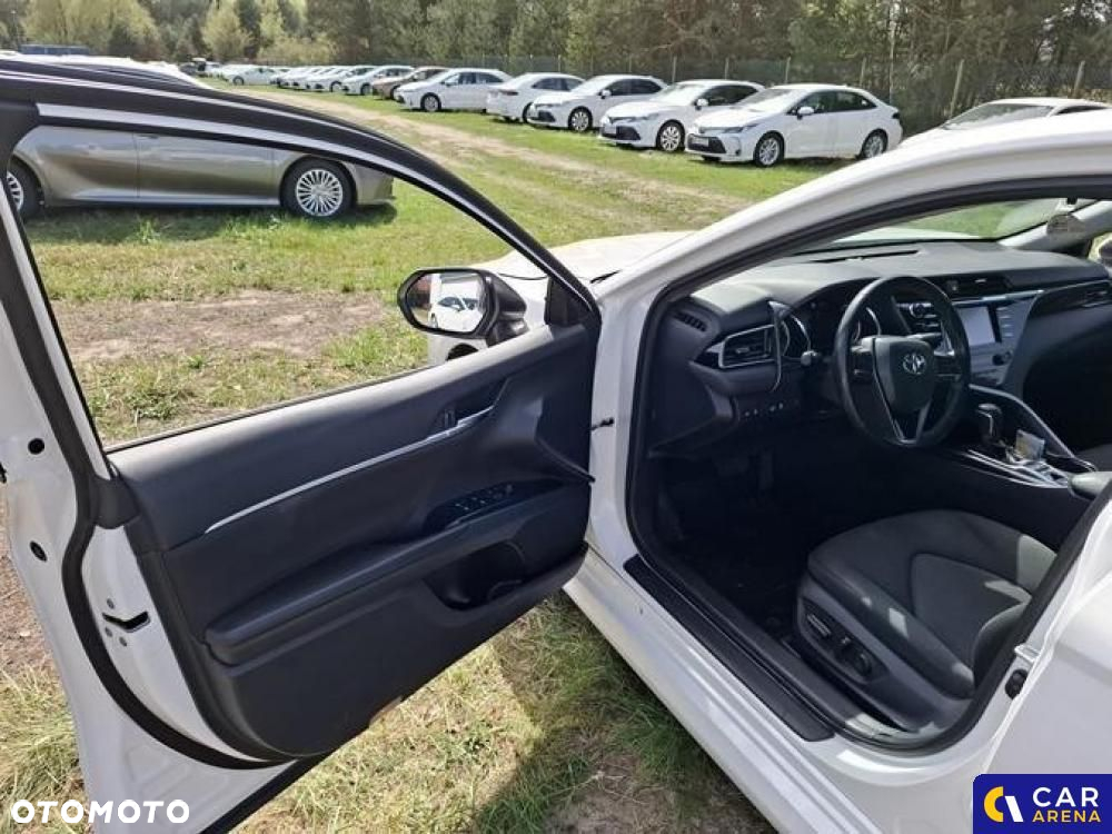 Toyota Camry - 19