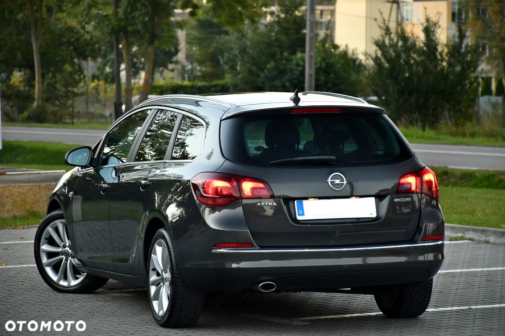 Opel Astra IV 1.4 T Cosmo - 12