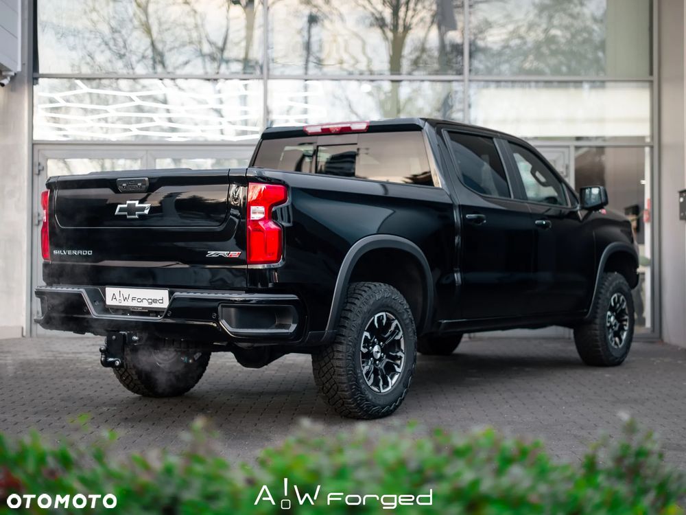 Chevrolet Silverado - 7