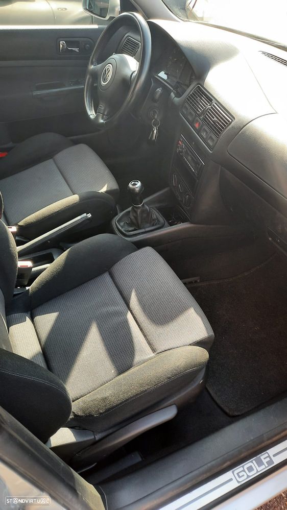 VW Golf 1.4i 25 Anos - 16
