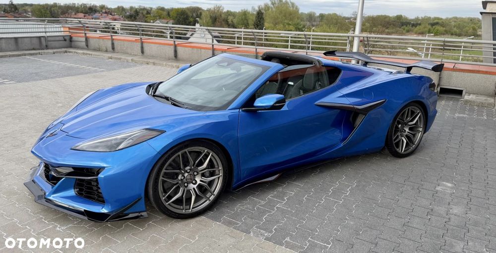 Chevrolet Corvette - 4